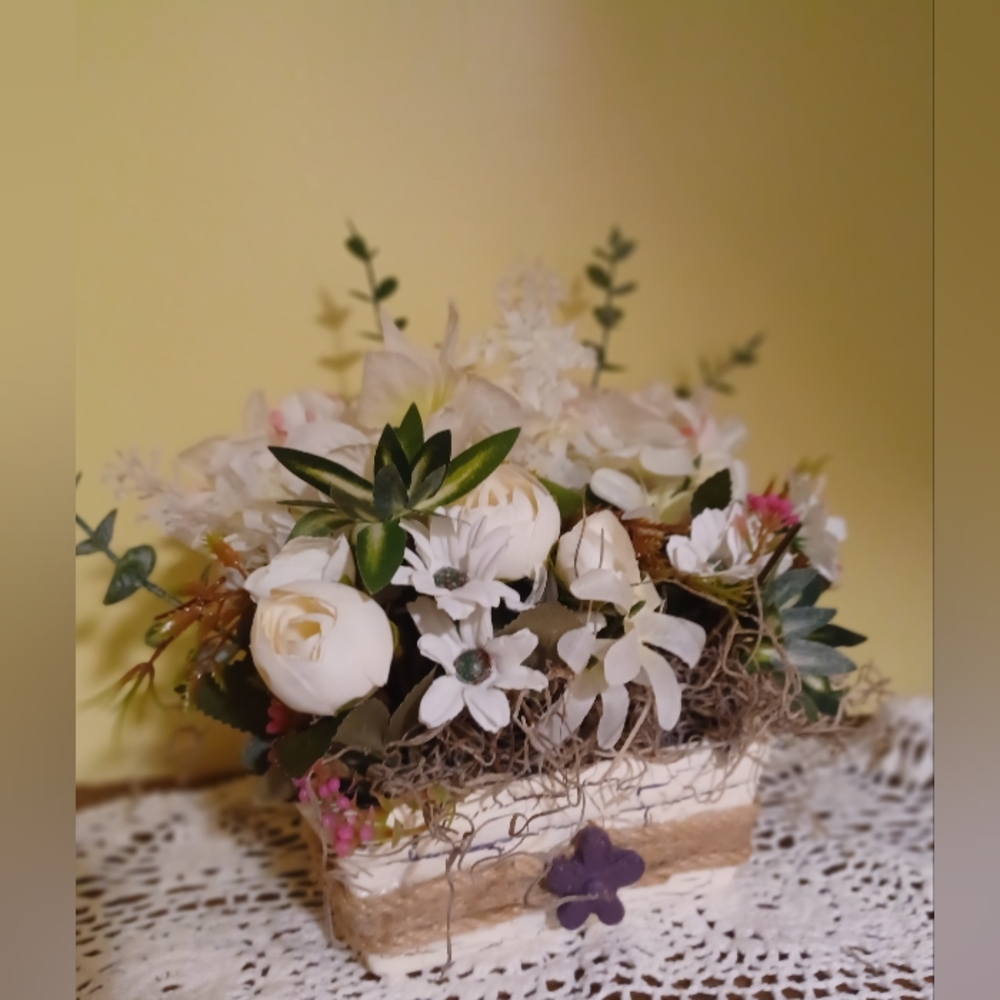 Small Farmhouse Flower Box